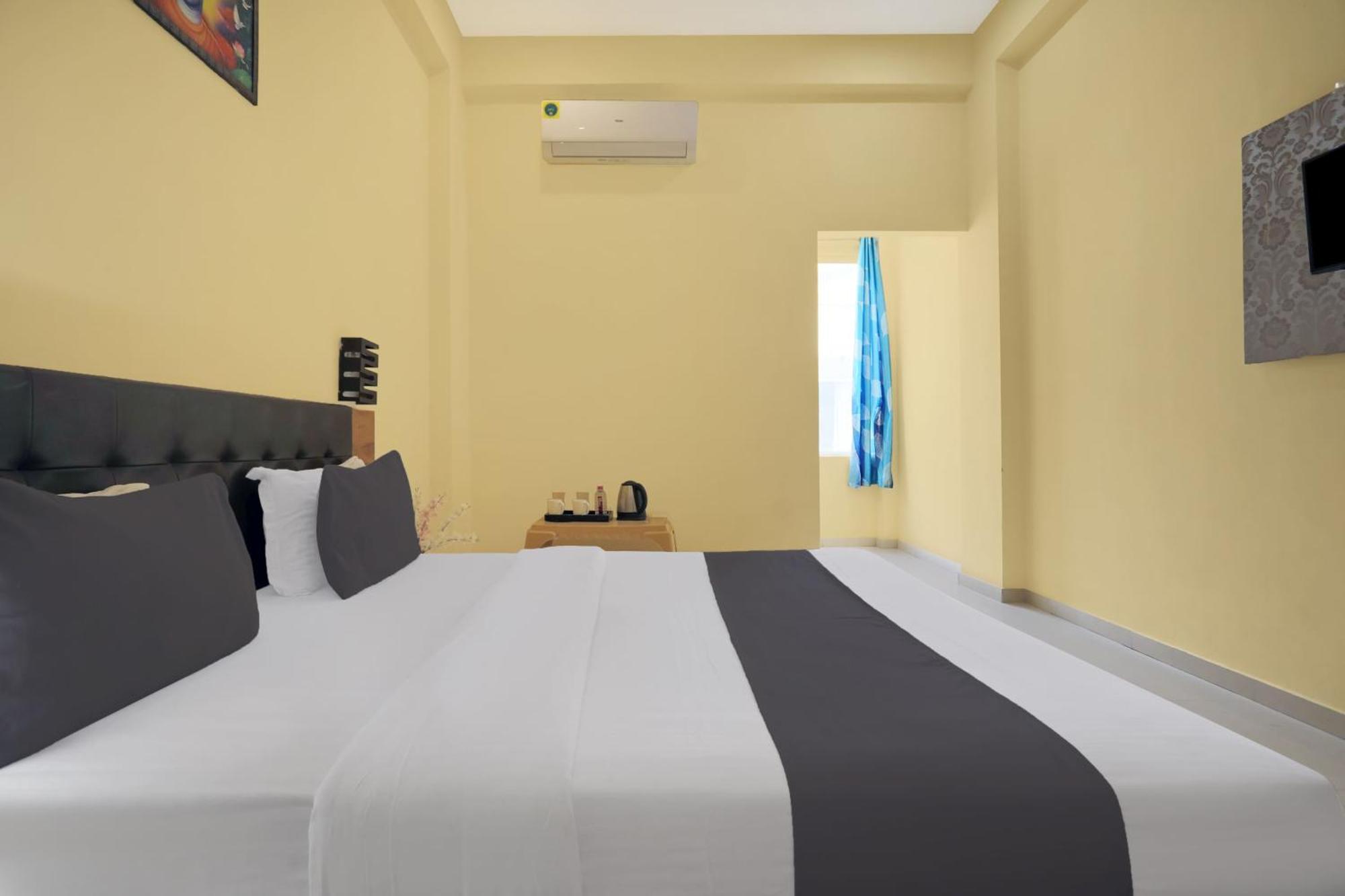 Collection O Amet Garh Hotel อุเดเปอร์ ภายนอก รูปภาพ