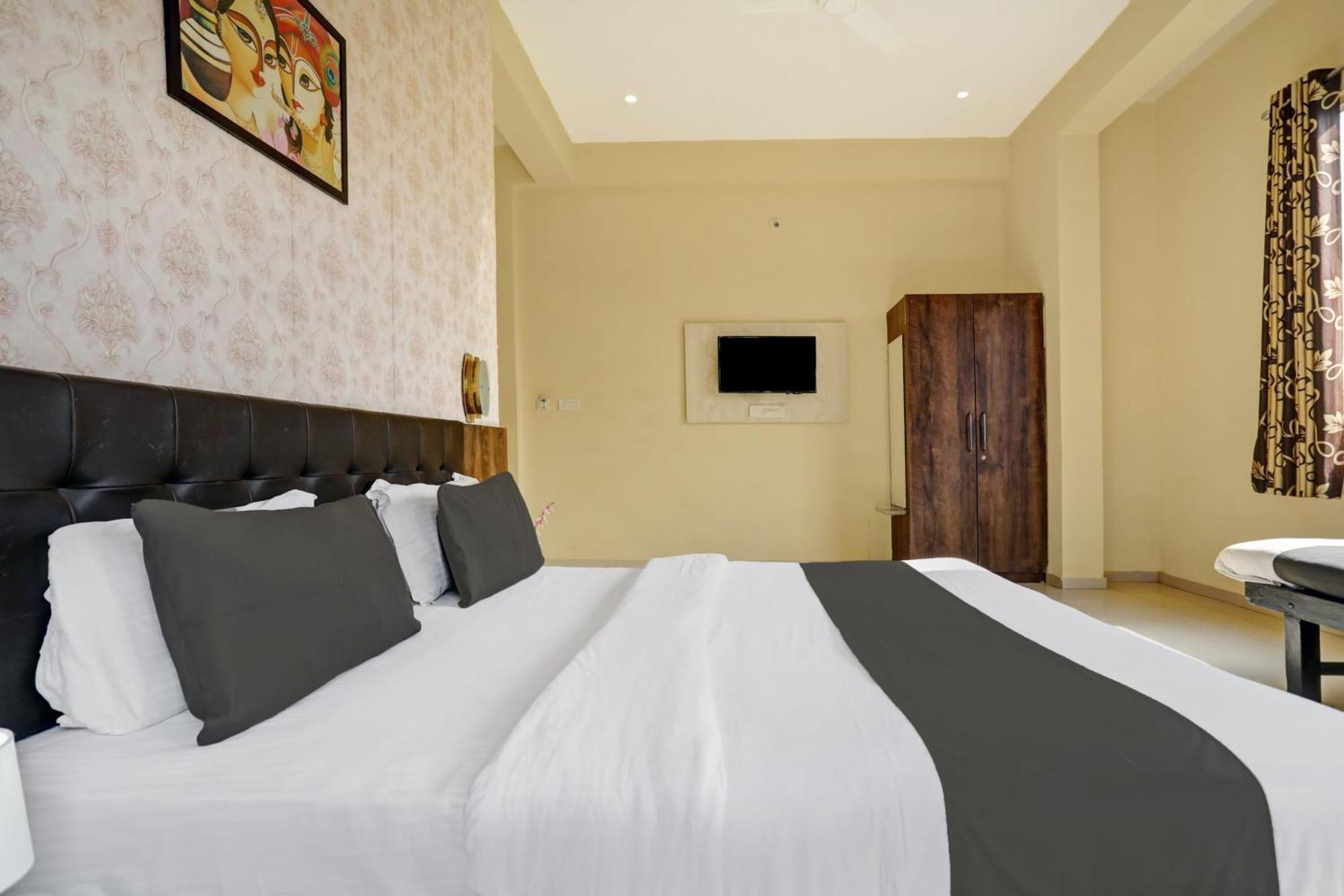Collection O Amet Garh Hotel อุเดเปอร์ ภายนอก รูปภาพ
