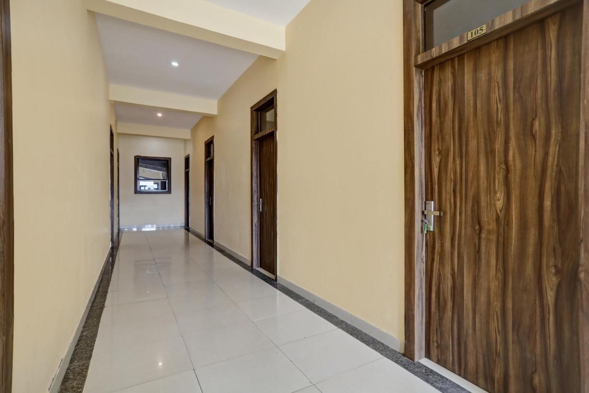 Collection O Amet Garh Hotel อุเดเปอร์ ภายนอก รูปภาพ
