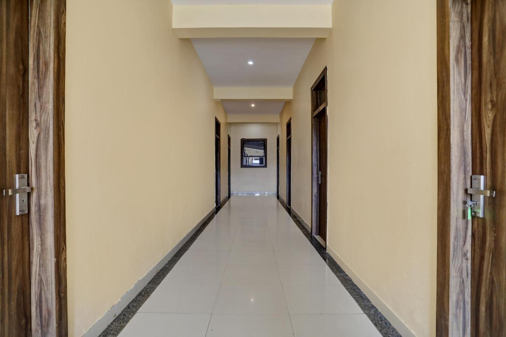 Collection O Amet Garh Hotel อุเดเปอร์ ภายนอก รูปภาพ